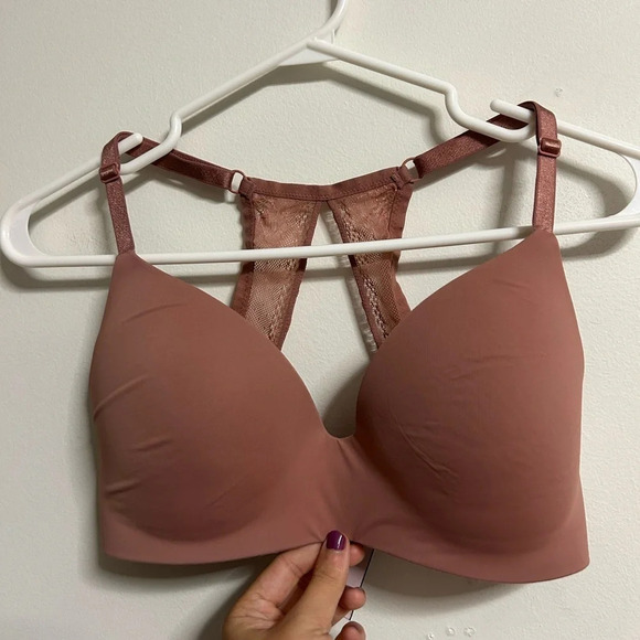 Victoria Secret  Wireless Criss Cross Bra - Picture 1 of 3
